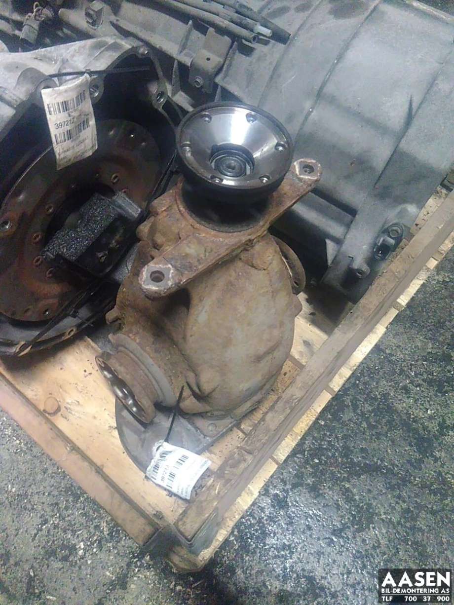 Kardang klokke bak til BMW 5-Serie 2003-2010 (E60/E61) (E60/E61) (33 10 7 560 588|)
