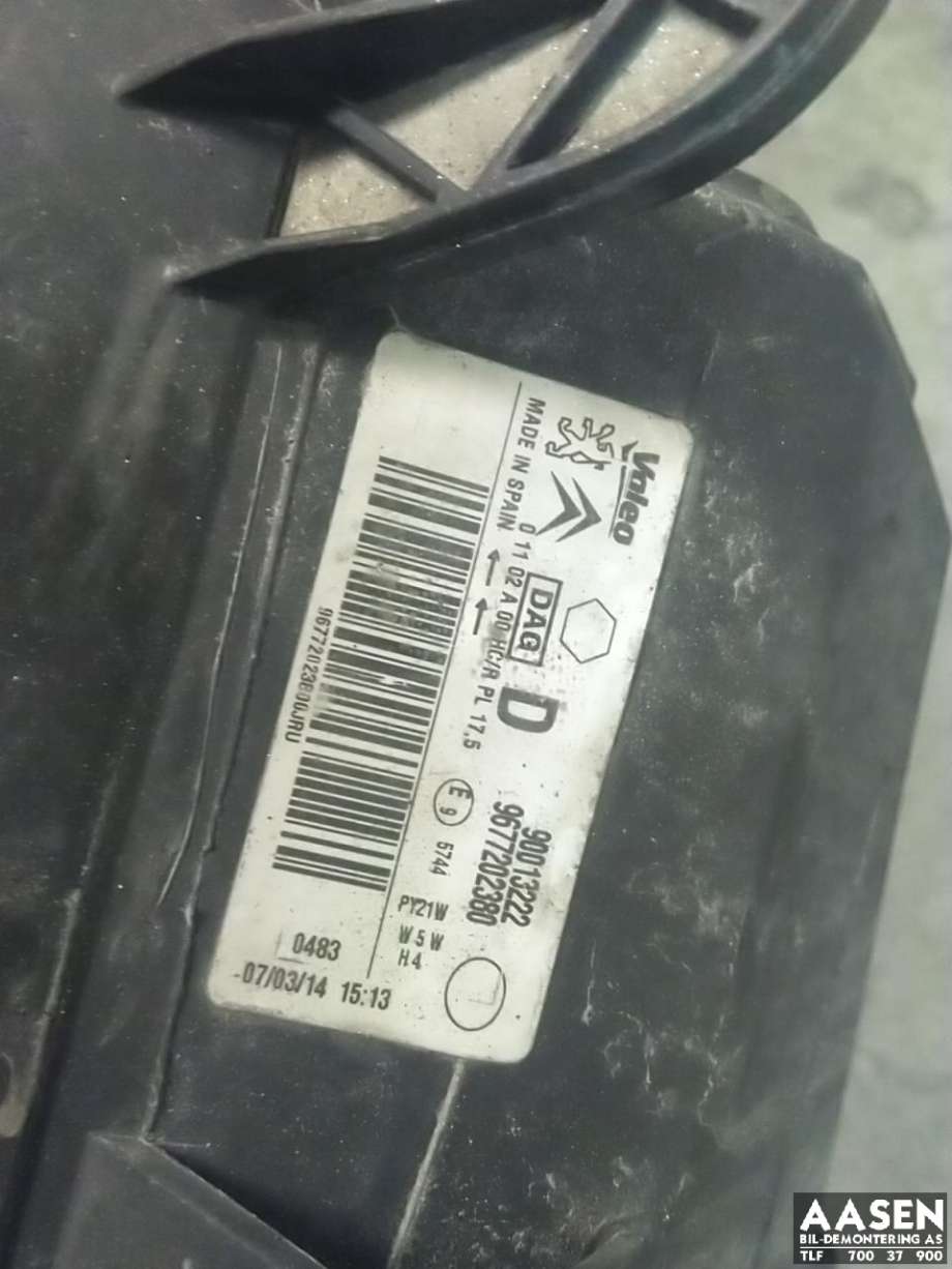 Frontlykt høyre halogen til Peugeot Partner 2008-2015 (Type II, Fase 1) (VALEO|96 772 023 80|)
