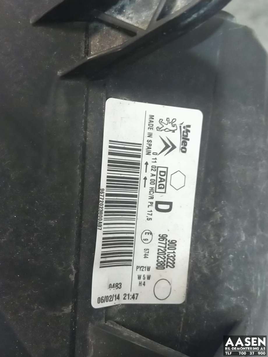 Frontlykt høyre halogen til Peugeot Partner 2008-2015 (Type II, Fase 1) (VALEO|96 772 023 80|)