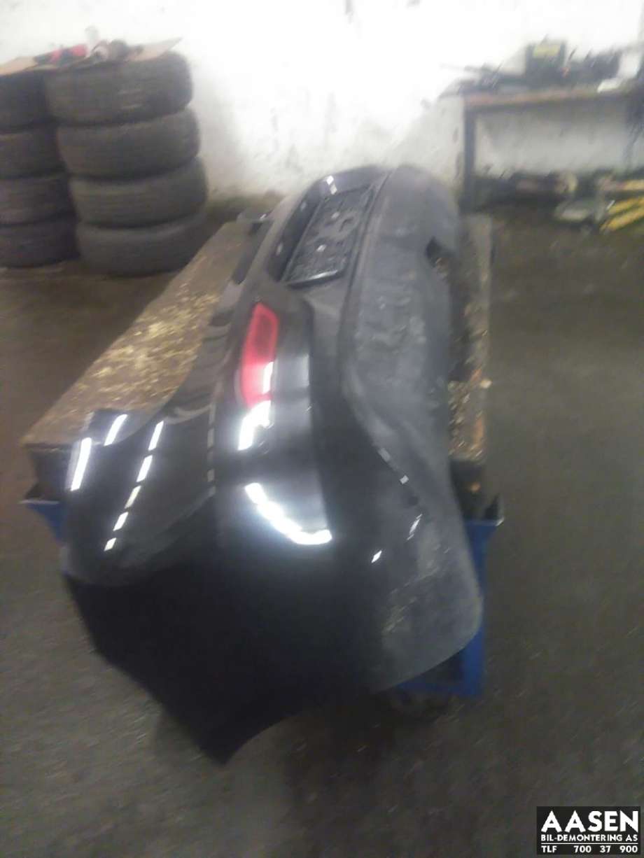 Støtfanger bak til Volvo V40 2012-2019  