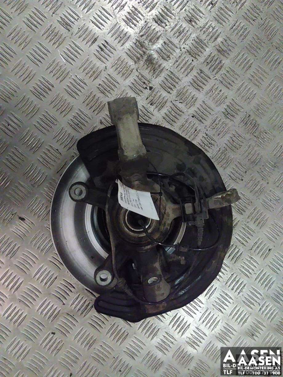 Hjulspindel høyre foran til Mercedes B-Klasse, electric drive, 2014-2018 (W242) (W242) (A 246 332 06 01)