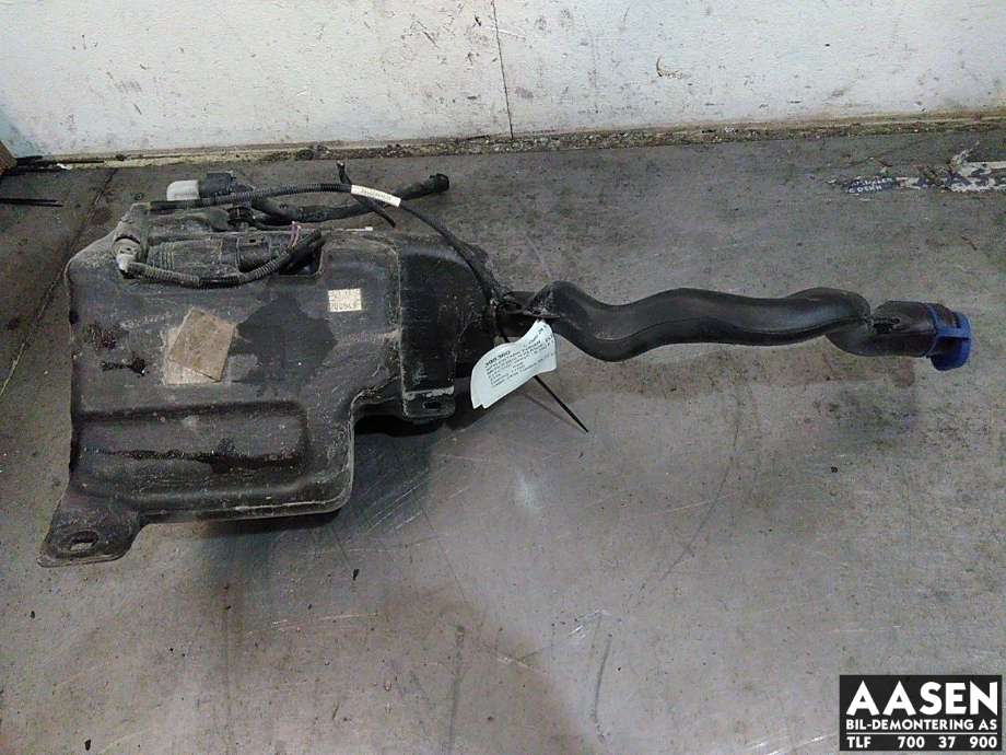 Spylertank foran til Mercedes B-Klasse, electric drive 2014-2018 (W242) (W242) (A 246 869 01 20|)