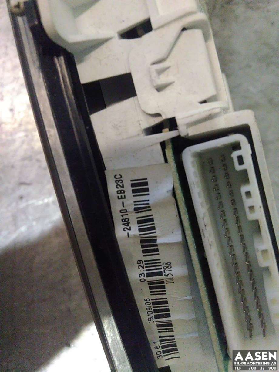 Instrumentpanel til Nissan Navara 2005-2010 (Fase 1) (D40) (D40) (24810EB23C|24810EB31E|)