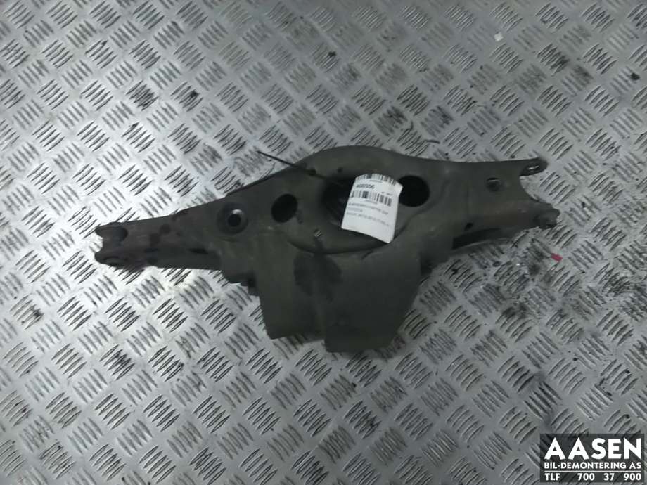 Bærebru høyre bak til Toyota RAV4, 2013-2015 (Type IV, Fase 1)  (4873042040)