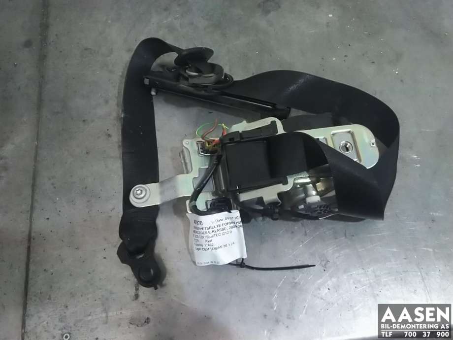 Sikkerhetsbelte foran høyre til Mercedes E-Klasse 2009-2013 (Fase 1) (W212) (W212) (A 212 860 50 85|A 212 860 66 85|A 212 860 76 85)