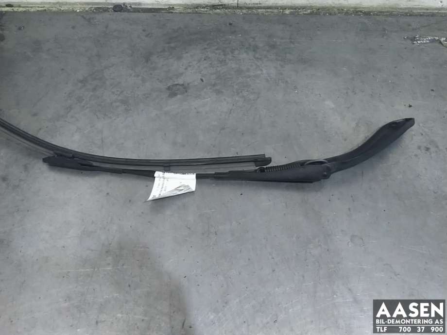 Viskerarm frontrute venstre til BMW M4, 2014-2020 (F82/F83) (F82/F83) (61 61 9 465 086)