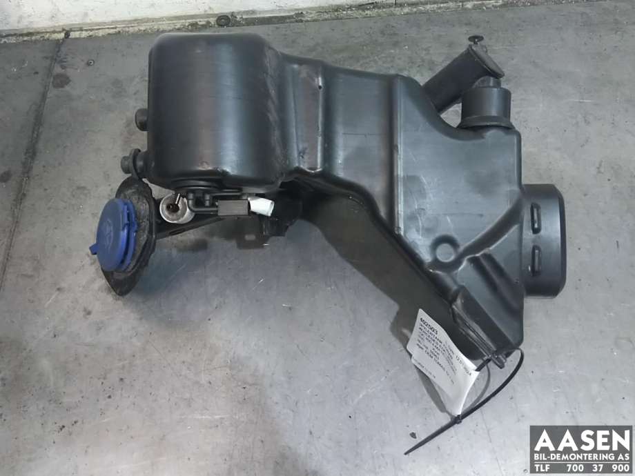 Spylertank foran til Mercedes EQC, 2019-->> (A 205 869 00 20)