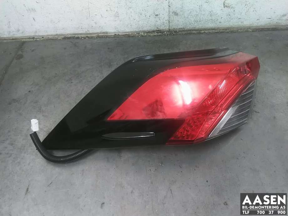 Baklykt venstre ytre til Toyota RAV4 2019-->> (Type V)  (8156142230|)