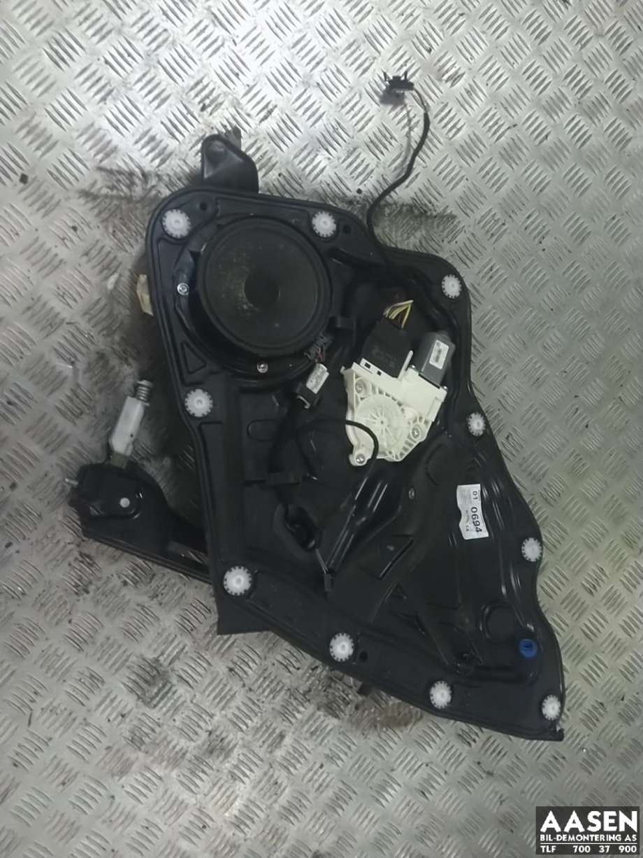 Ruteheis høyre bak til VW CC 2008-2012 (PASSAT CC) (PASSAT CC) (3C8 839 462 M|3C8 959 704 C|)