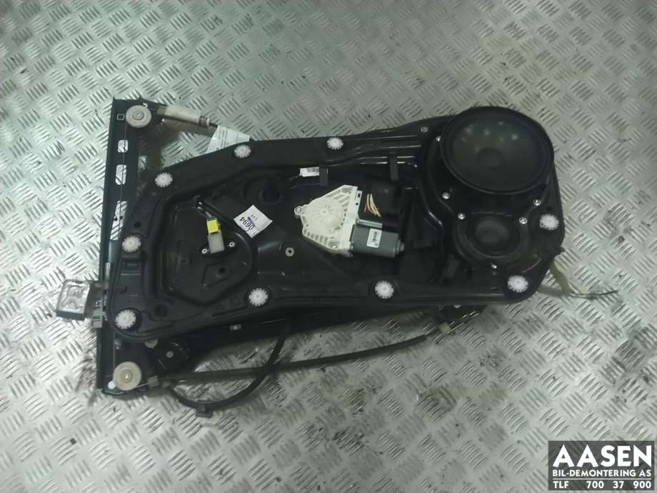 Ruteheis høyre foran til VW CC 2008-2012 (PASSAT CC) (PASSAT CC) (3C8 837 462 J|1T0 959 702 AC|)