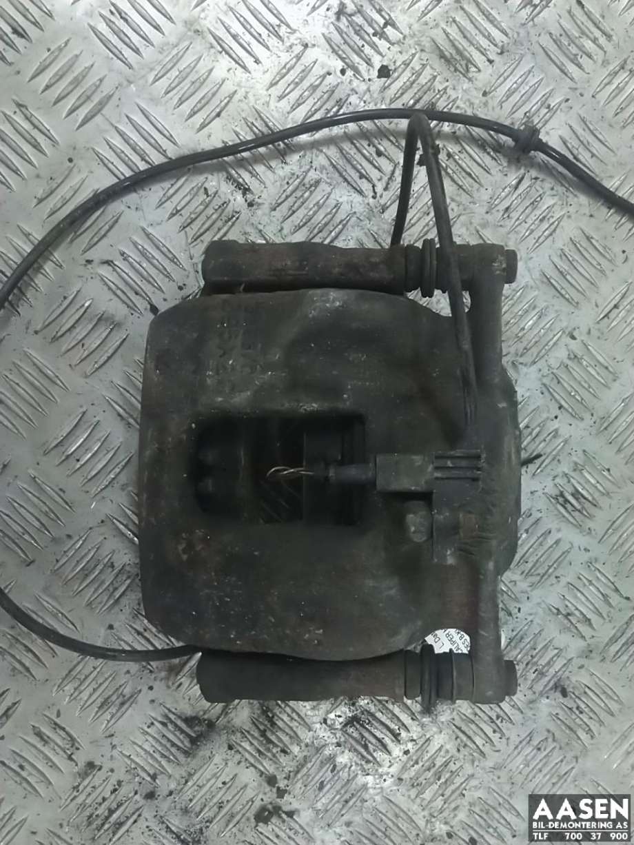 Bremsecaliper høyre foran til Mercedes B-Klasse, electric drive, 2014-2018 (W242) (W242) (A 000 421 38 81)
