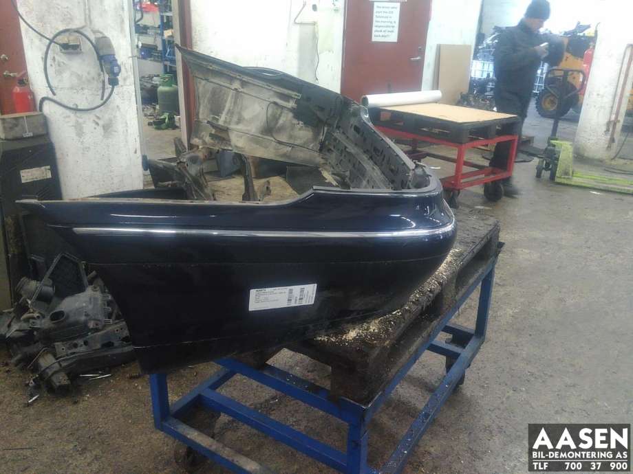 Støtfanger bak til Mercedes S-Klasse 1999-2005 (W220) (W220) (A 220 880 01 40|A 220 885 05 25|)
