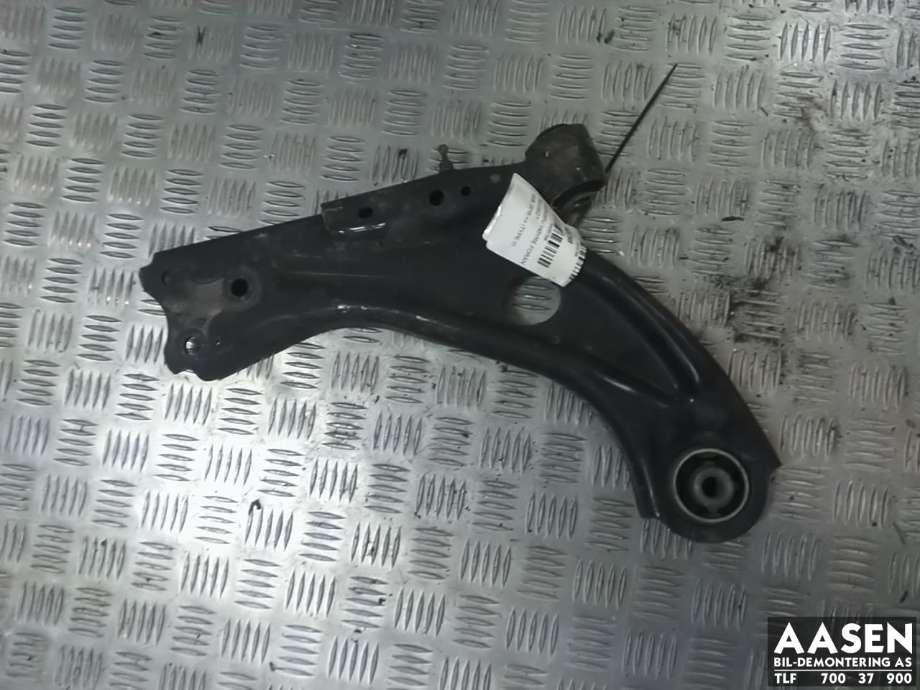 Bærebru høyre foran nedre til Peugeot 3008 2016-->> (Type II) (98 168 654 80|98 463 290 80|)