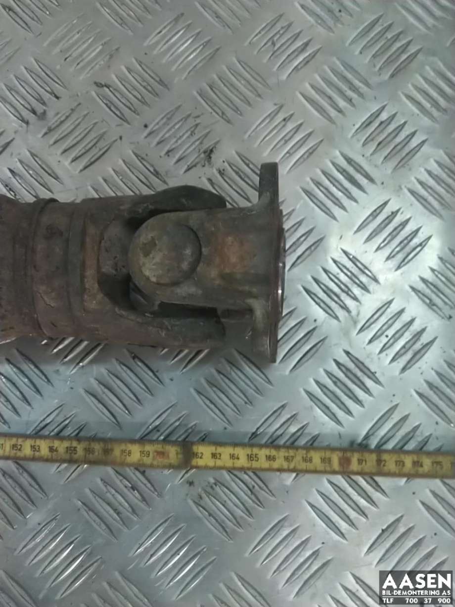 Mellomaksel bakre til Toyota Hilux 2006-2011  (371000K030|)