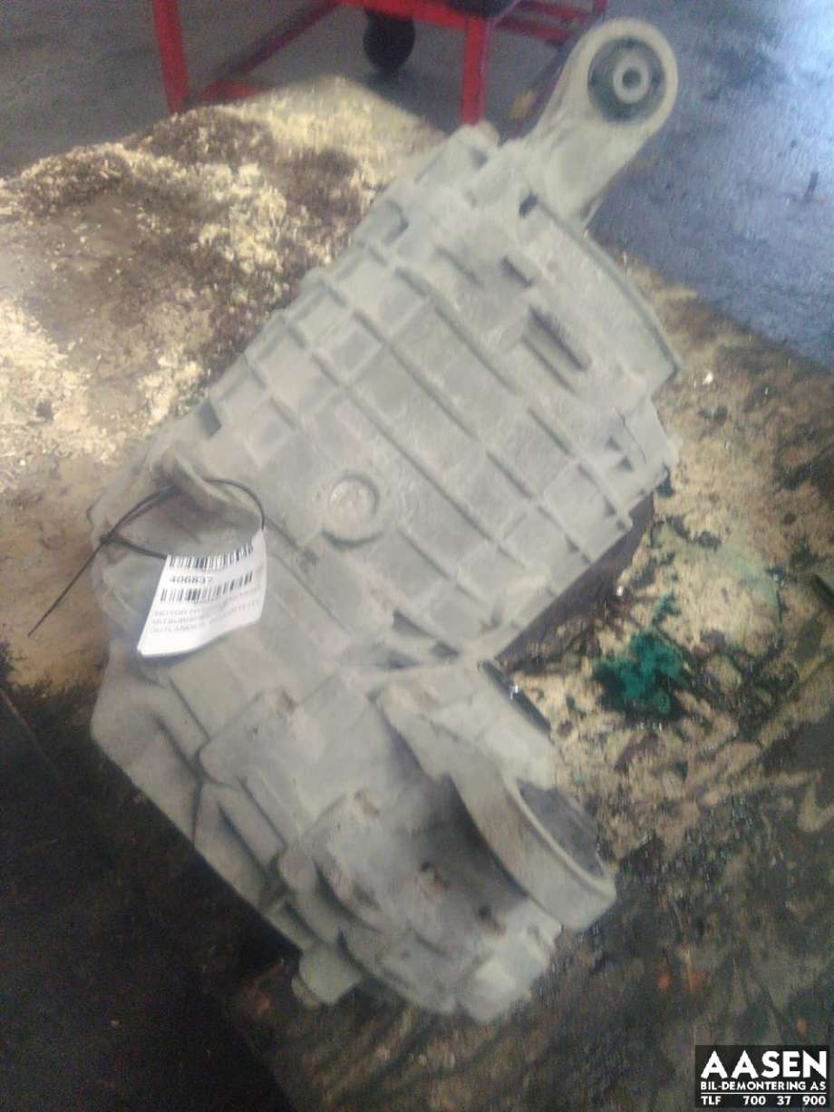 Motor hybrid bakaksel til Mitsubishi Outlander 2012-2015 (Type III, Fase 1) (9499D146|)