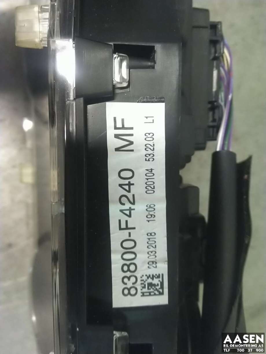 Instrumentpanel til Toyota C-HR 2016-->>  (83800F4240|)
