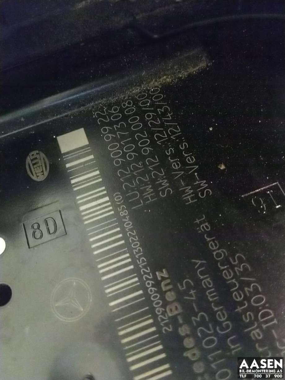 Sikringsboks bagasjerom til Mercedes E-Klasse 2013-2016 (Fase 2) (W212) (W212) (HELLA|A 212 900 99 22|)