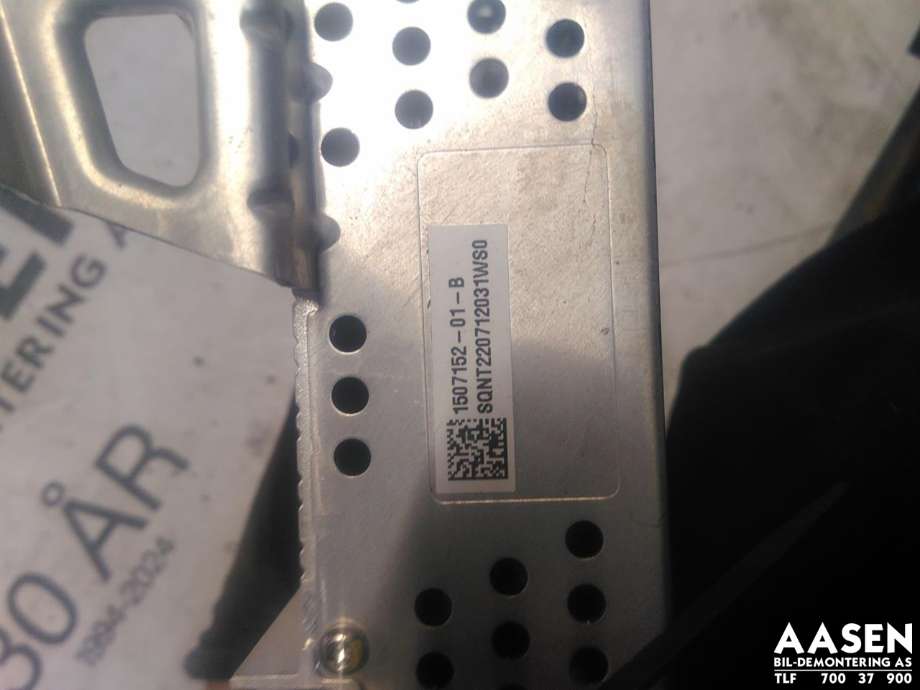 Bilstereo forsterker til Tesla Model Y 2021-2024 (Type I)  (1507152-01-B|)
