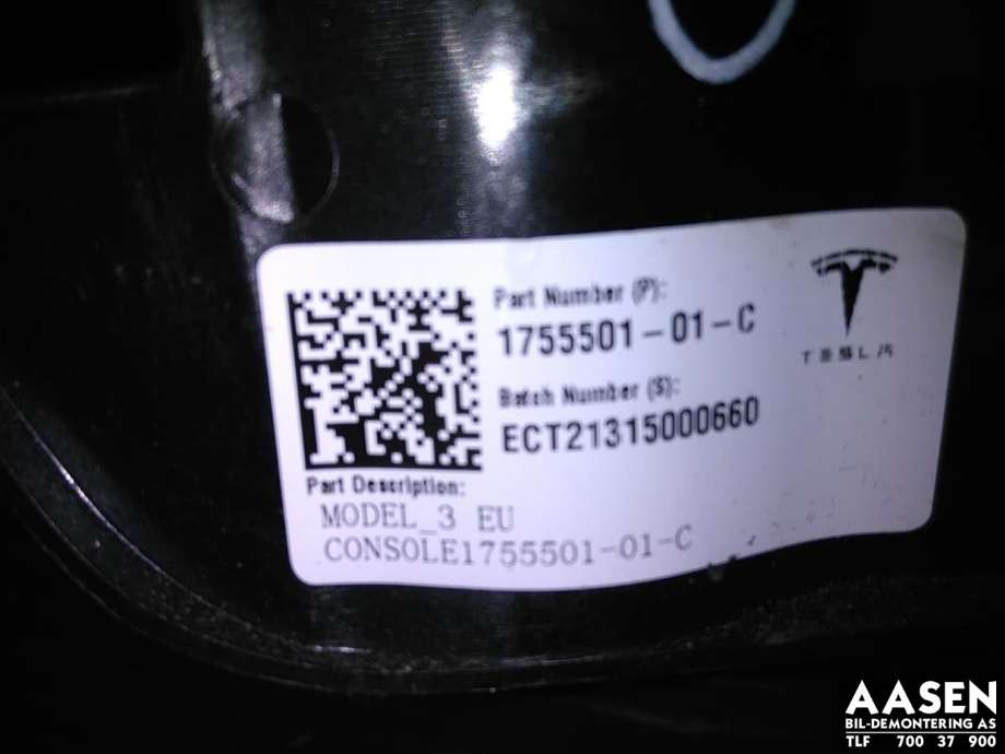 Innredning, Konsoll til Tesla Model Y 2021-2024 (Type I) (1755501-01-C|)