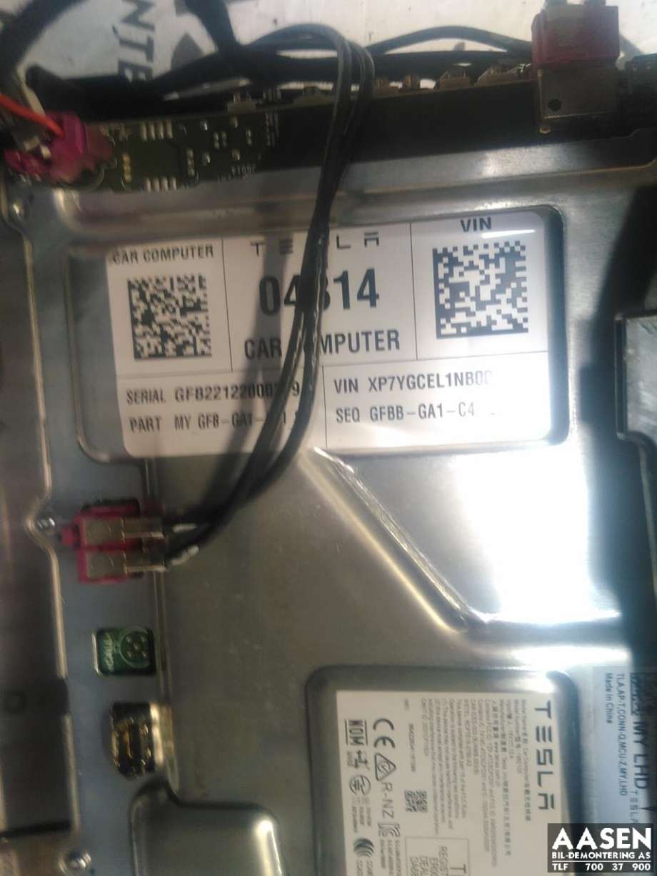 Styreenhet autopilot til Tesla Model Y 2021-2024 (Type I)  (1684435-S0-D|)