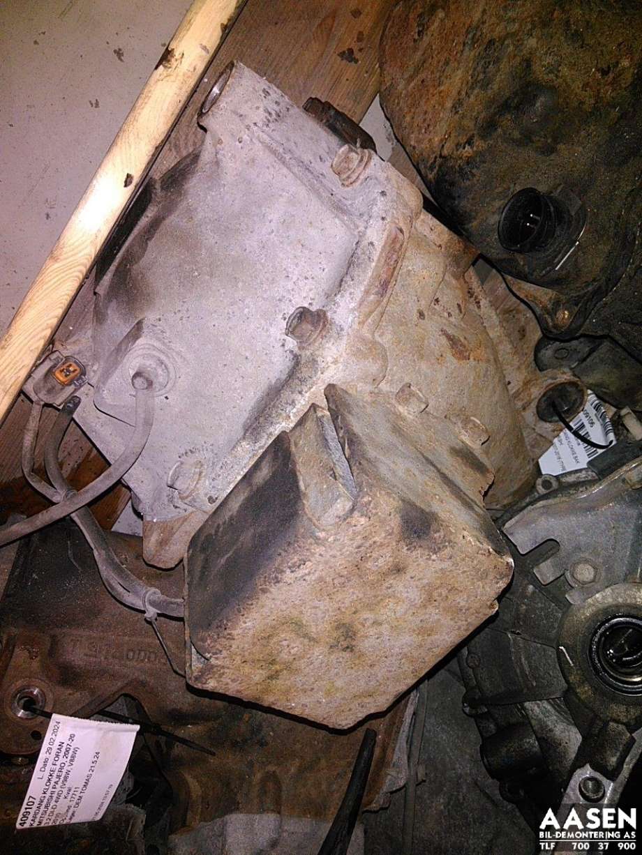 Kardang klokke foran til Mitsubishi Pajero 2007-2016 (Type IV, Fase 1)  (3541A062|)