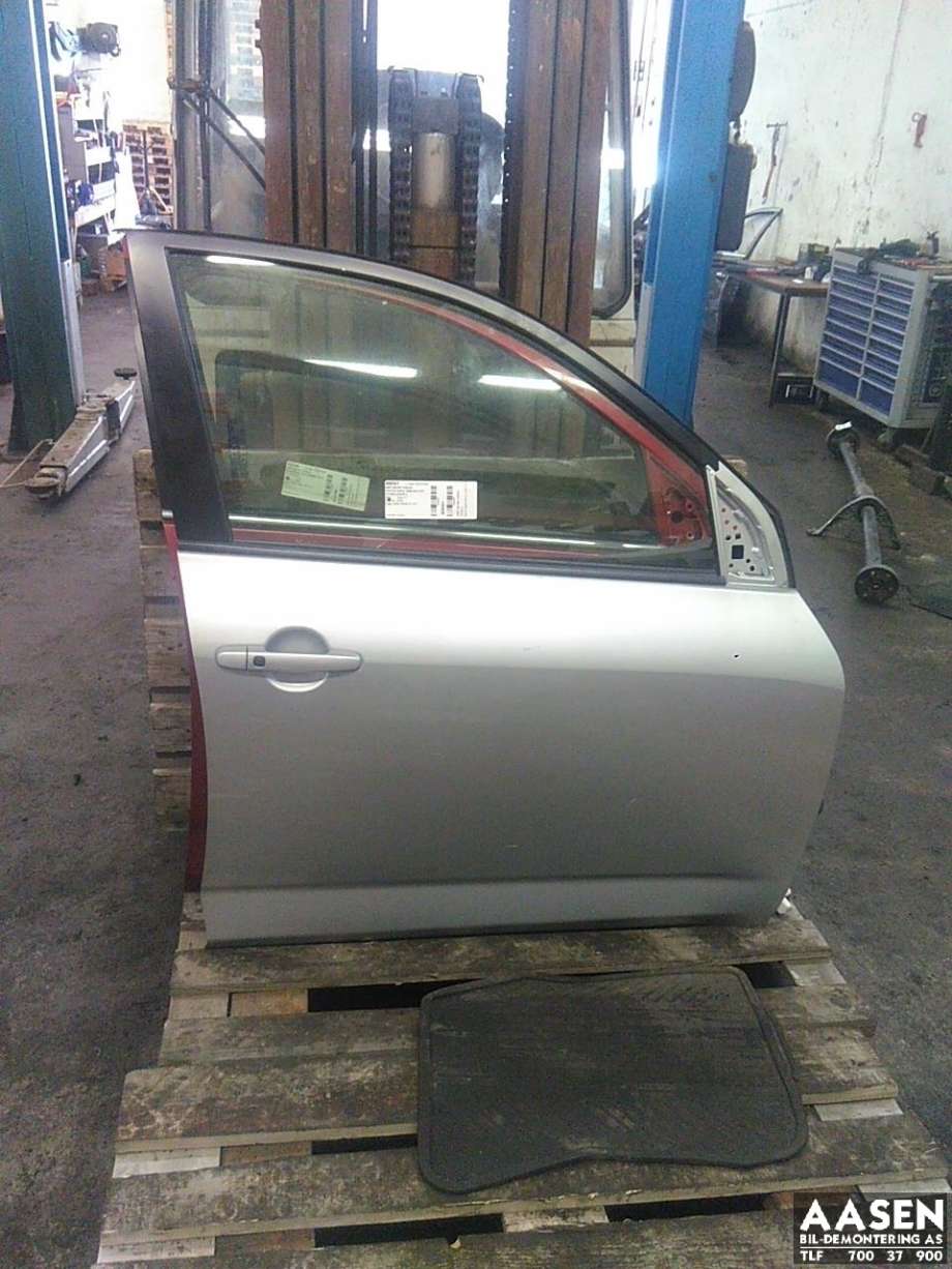 Dør høyre foran til Toyota RAV4 2009-2013 (Type III, Fase 2) (67001-42120|)