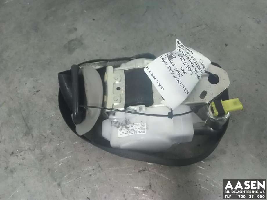 Sikkerhetsbelte foran venstre til Toyota RAV4, 2009-2013 (Type III, Fase 2)  (7322042301B2)