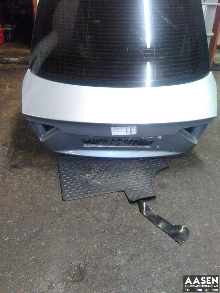 Bakluke sedan til Audi A5 2007-2016 (Type I) (8T8 827 025|)