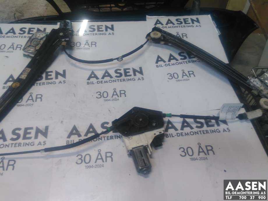 Ruteheis høyre foran til Audi A5, 2007-2016 (Type I)  (8T8 837 462)