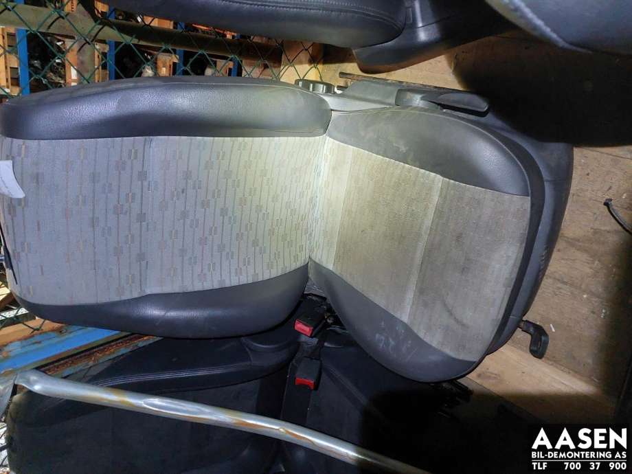 Sete foran venstre til VW Caddy 2010-2015 (Type III, Fase 2)  (INGEN DELENUMMER|)