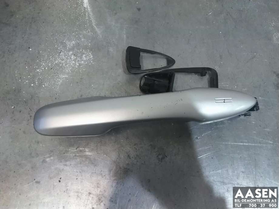 Dørhåndtak utv høyre foran til Toyota Corolla, 2019-->>  (6921002360B0)