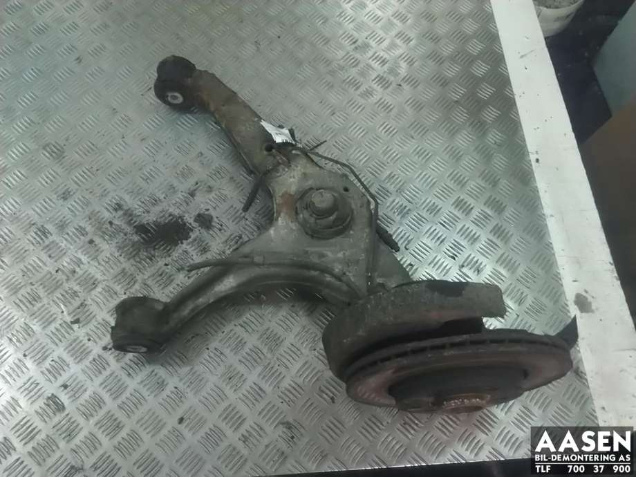 Bærebru venstre bak til VW Transporter / Caravelle 2003-2009 (Fase 1) (T5) (T5) (7H0 501 071 E|7E0 501 071|)