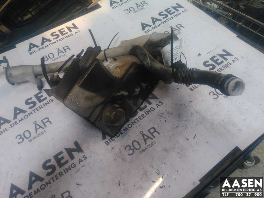 Spylertank foran til VW Transporter / Caravelle, 2003-2009 (Fase 1) (T5) (T5) (7H0 955 453 M)