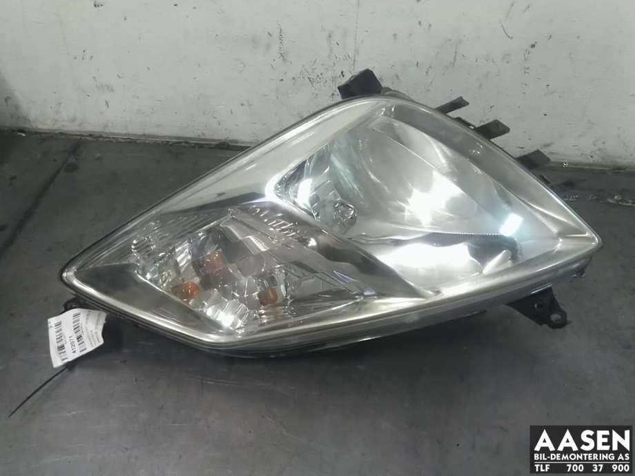 Frontlykt venstre halogen til Toyota Prius, 2004-2009 (Type II) (COMBI) (COMBI) (8117047090)