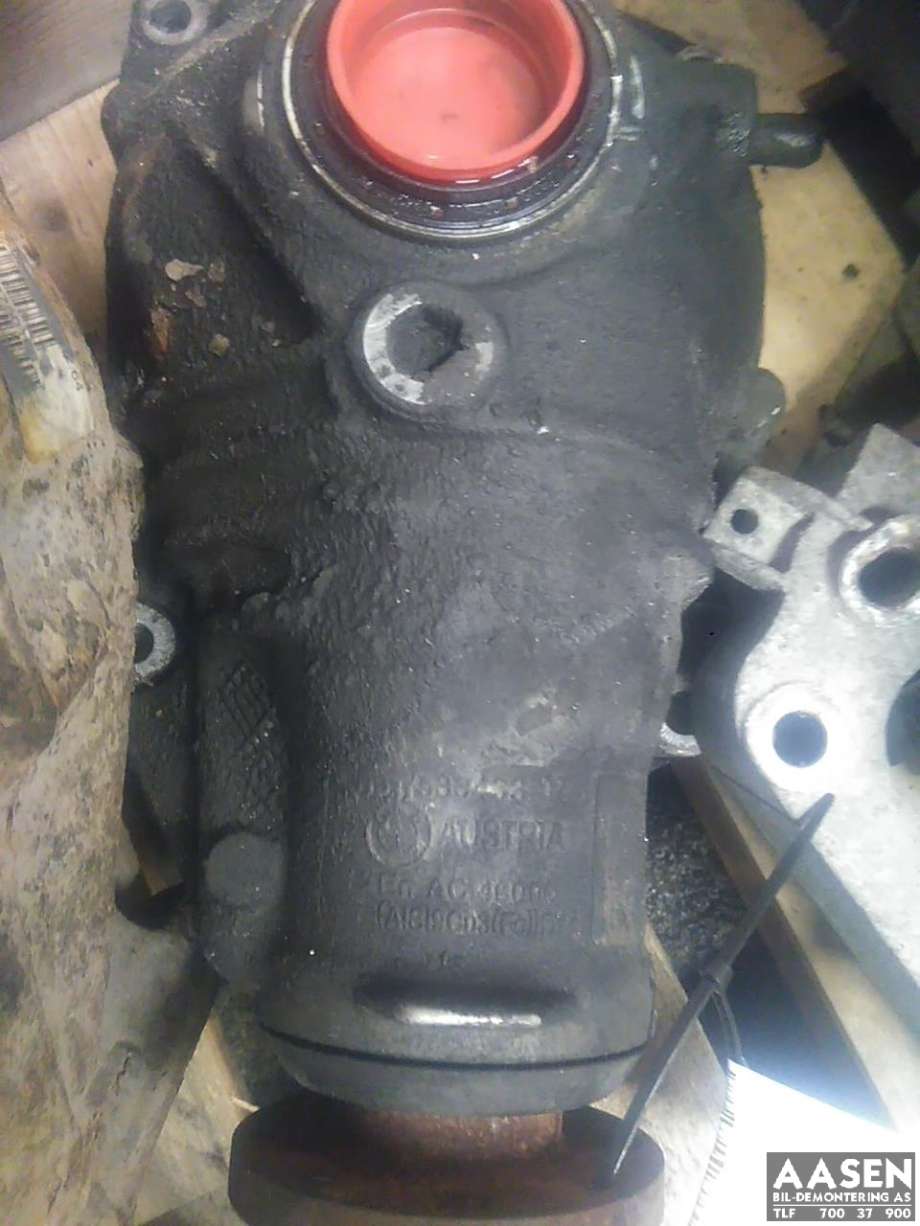 Kardang klokke foran til BMW 5-Serie 2003-2010 (E60/E61) (E60/E61) (31 50 7 555 877|)