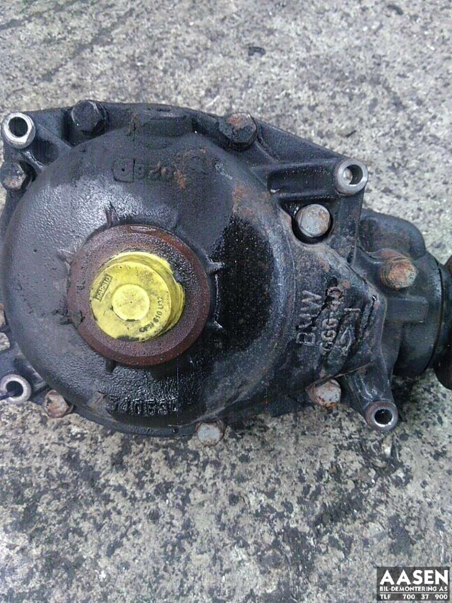 Kardang klokke foran til BMW X3 2007-2010 (Fase 2) (E83) (E83) (31 50 7 500 793|)
