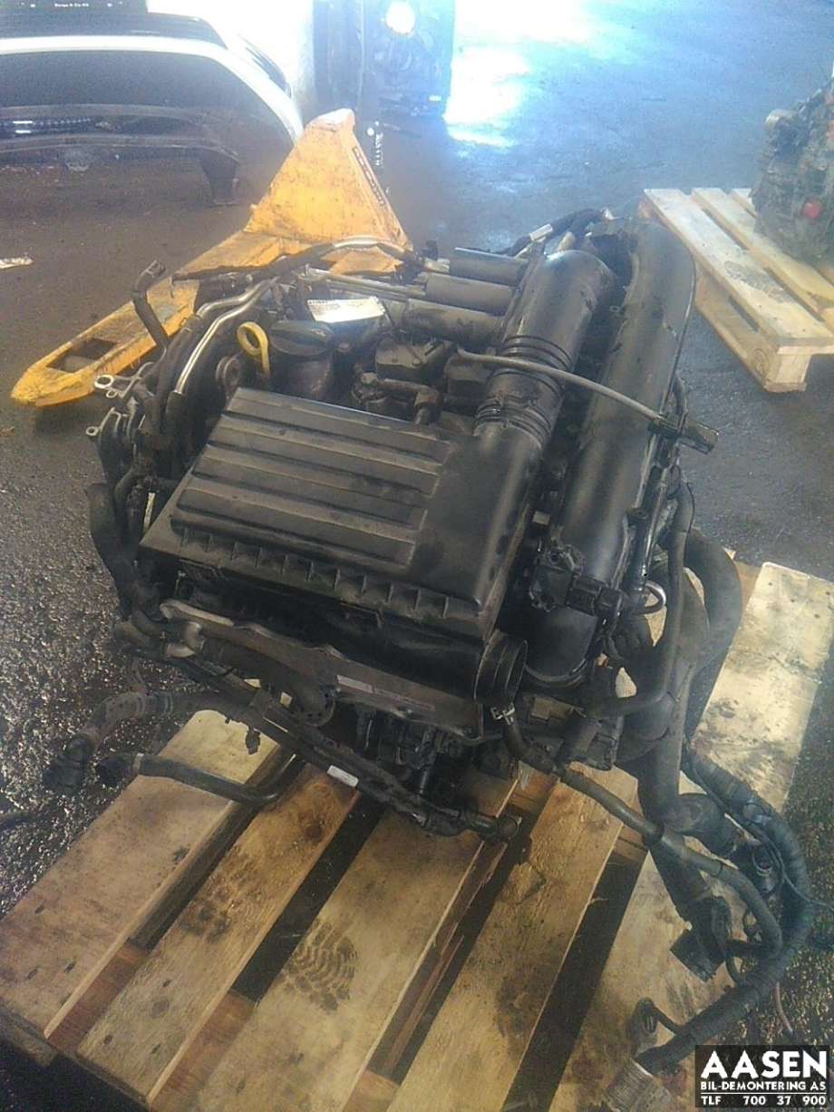 Motor hybrid bensin del til VW Golf VII 2012-2017 (Fase 1)  (CUK|04E 100 099 A|04E 100 099 AX|)