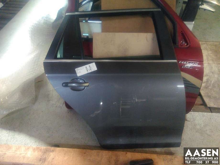 Dør høyre bak til VW Golf V, STV 2007-2010 (JETTA) (JETTA) (1K9 833 056|)