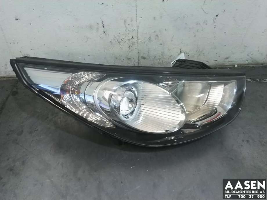 Frontlykt høyre halogen til Hyundai Ix35, 2010-2015  (92102 2Y000)