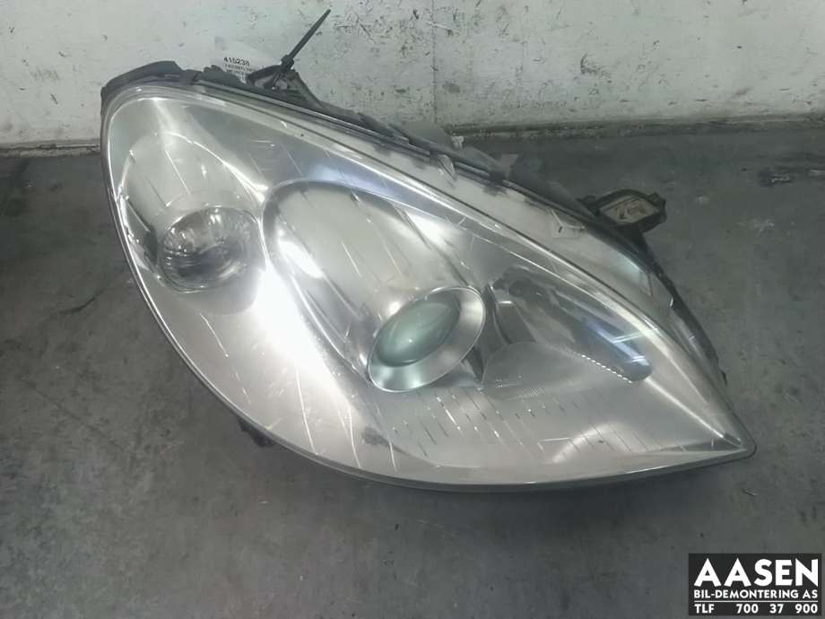 Frontlykt høyre halogen til Mercedes B-Klasse 2005-2008 (Fase 1) (W245) (W245)