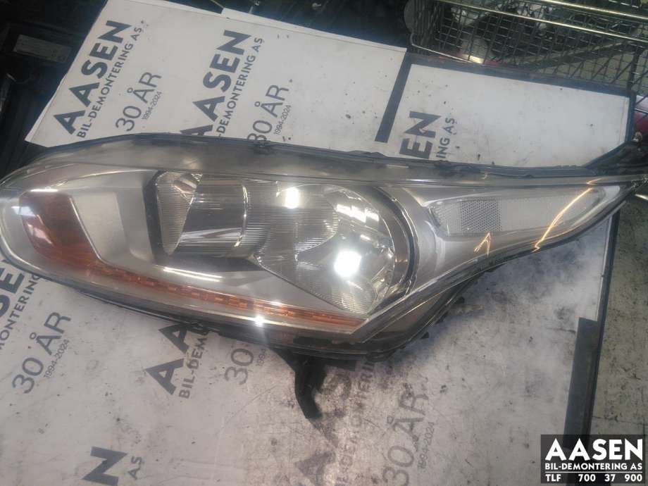 Frontlykt venstre halogen til Ford Transit Connect 2013-2018 Type II, Fase 1 (1827690|DT11-13W030-AC|)