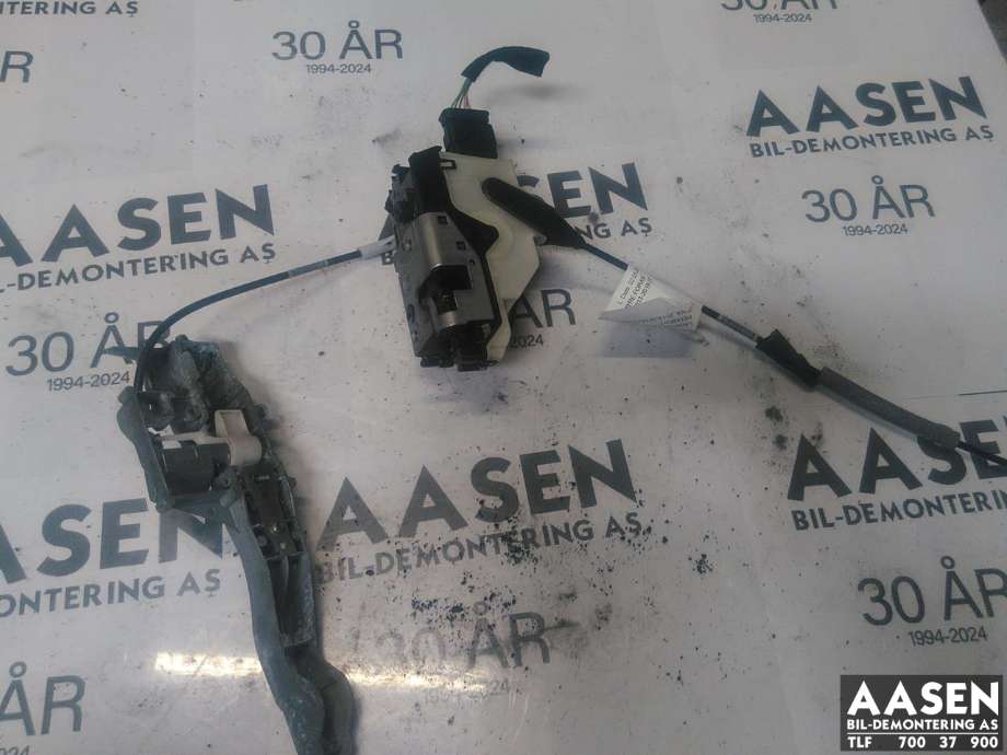 Låsekasse høyre foran til Peugeot 2008, 2013-2019 (Type I) (9688079980)