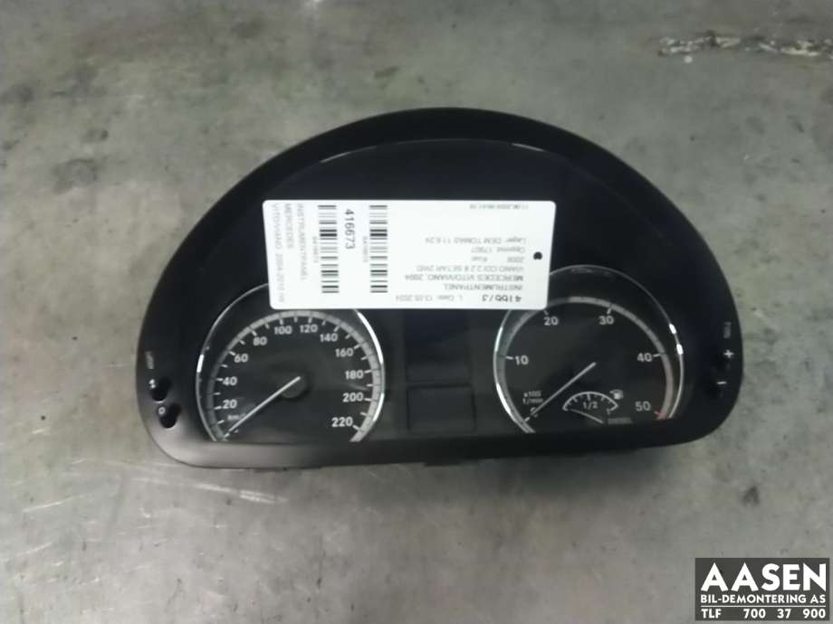 Instrumentpanel til Mercedes Vito/Viano, 2004-2010 (Fase 1) (W639) (W639) (A 639 446 19 21)
