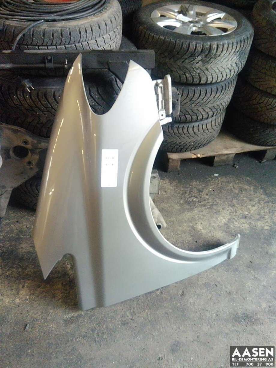 Skjerm høyre foran til Mercedes Vito/Viano 2004-2010 (Fase 1) (W639) (W639) (A 639 630 54 07|)
