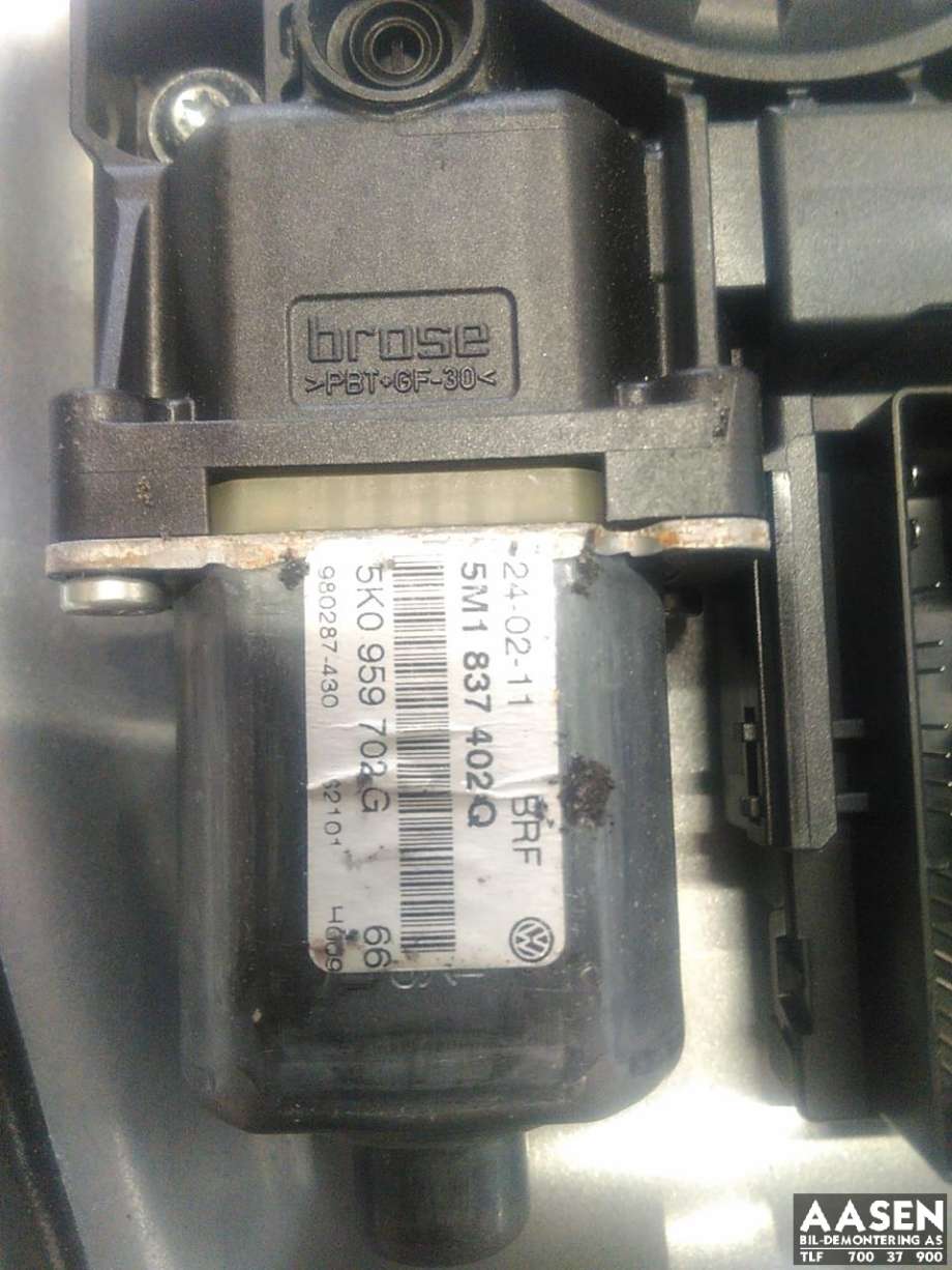 Ruteheis høyre foran til VW Golf, Plus/Cross 2009-2013 (Fase 2)  (5M0 837 462|5K0 959 702 G|)