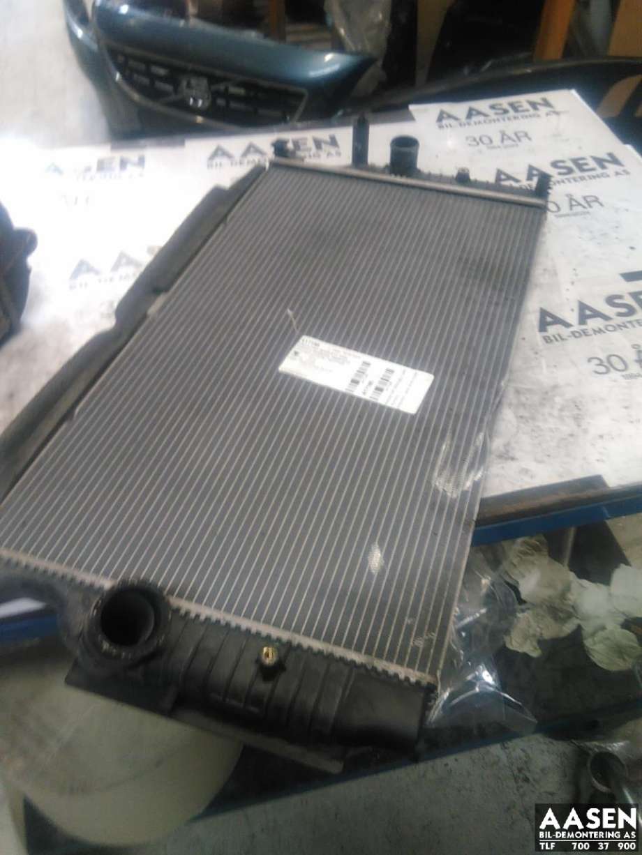Radiator (manuell gir) til Toyota Avensis, 2009-2015 (Type III, Fase 1)