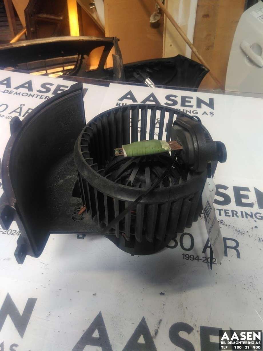 Varmeapparat motor til VW Transporter / Caravelle, 2009-2015 (Fase 2) (T5) (T5) (7E1 820 021)