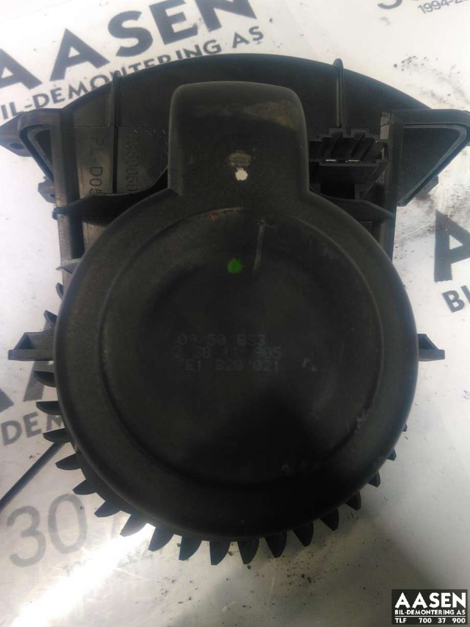 Varmeapparat motor til VW Transporter / Caravelle 2009-2015 (Fase 2) (T5) (T5) (7E1 820 021|)