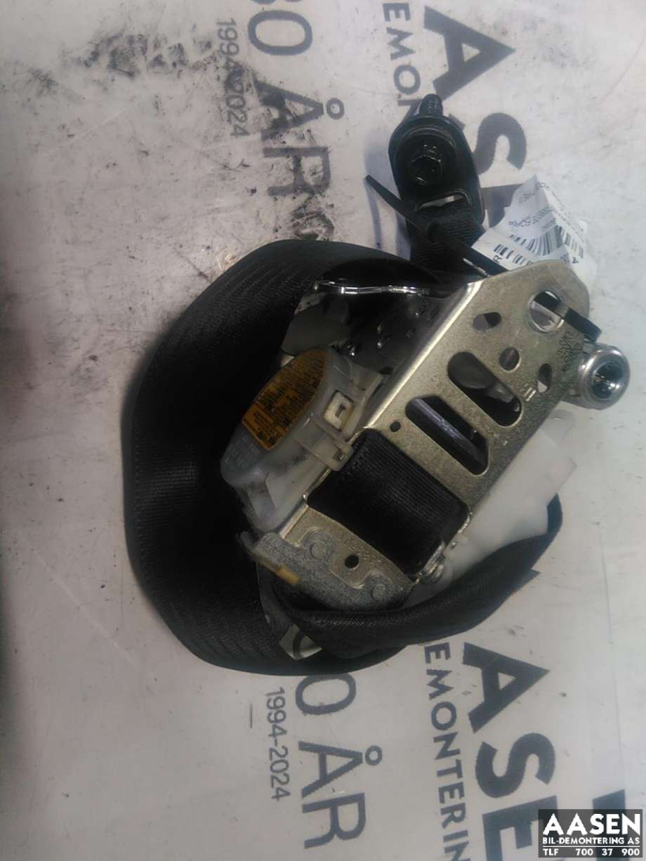Sikkerhetsbelte foran høyre til Toyota RAV4, 2006-2009 (Type III, Fase 1)  