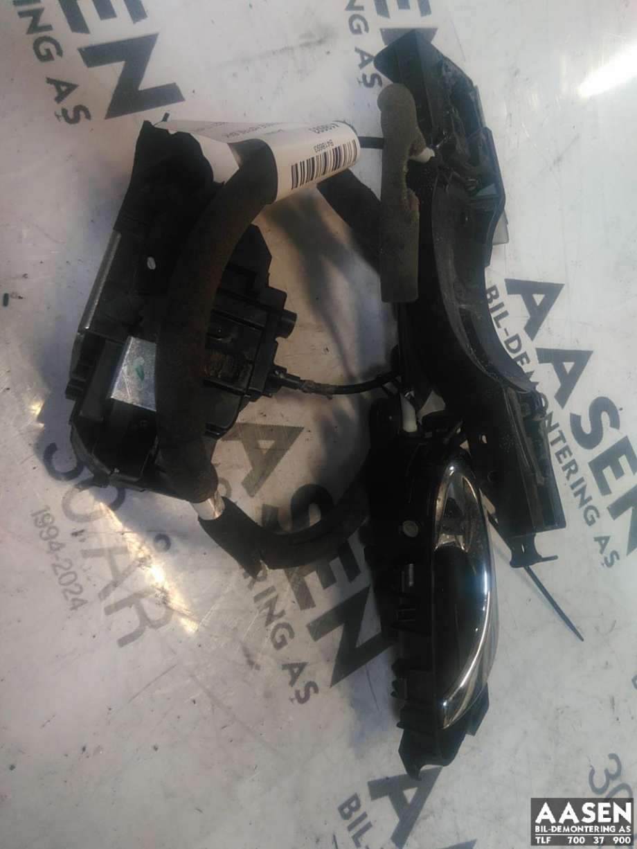 Låsekasse høyre bak til Nissan Qashqai, 2014-2021 (Type II)  (825004EA0A)